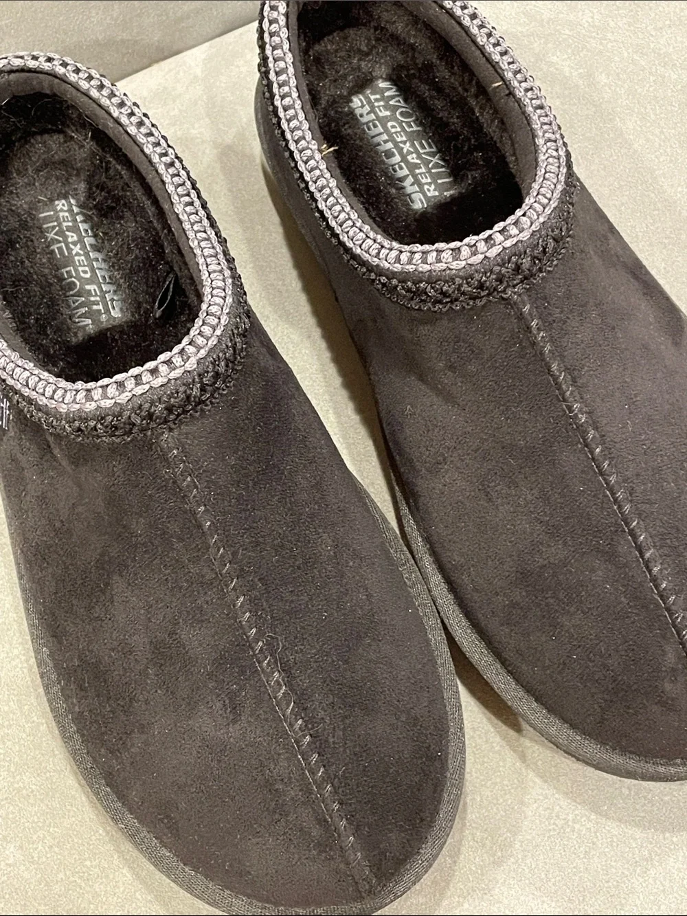 Skechers Black Faux-Suede Mule Slippers Renten Ulrich Mens 9 - Women’s 10.5